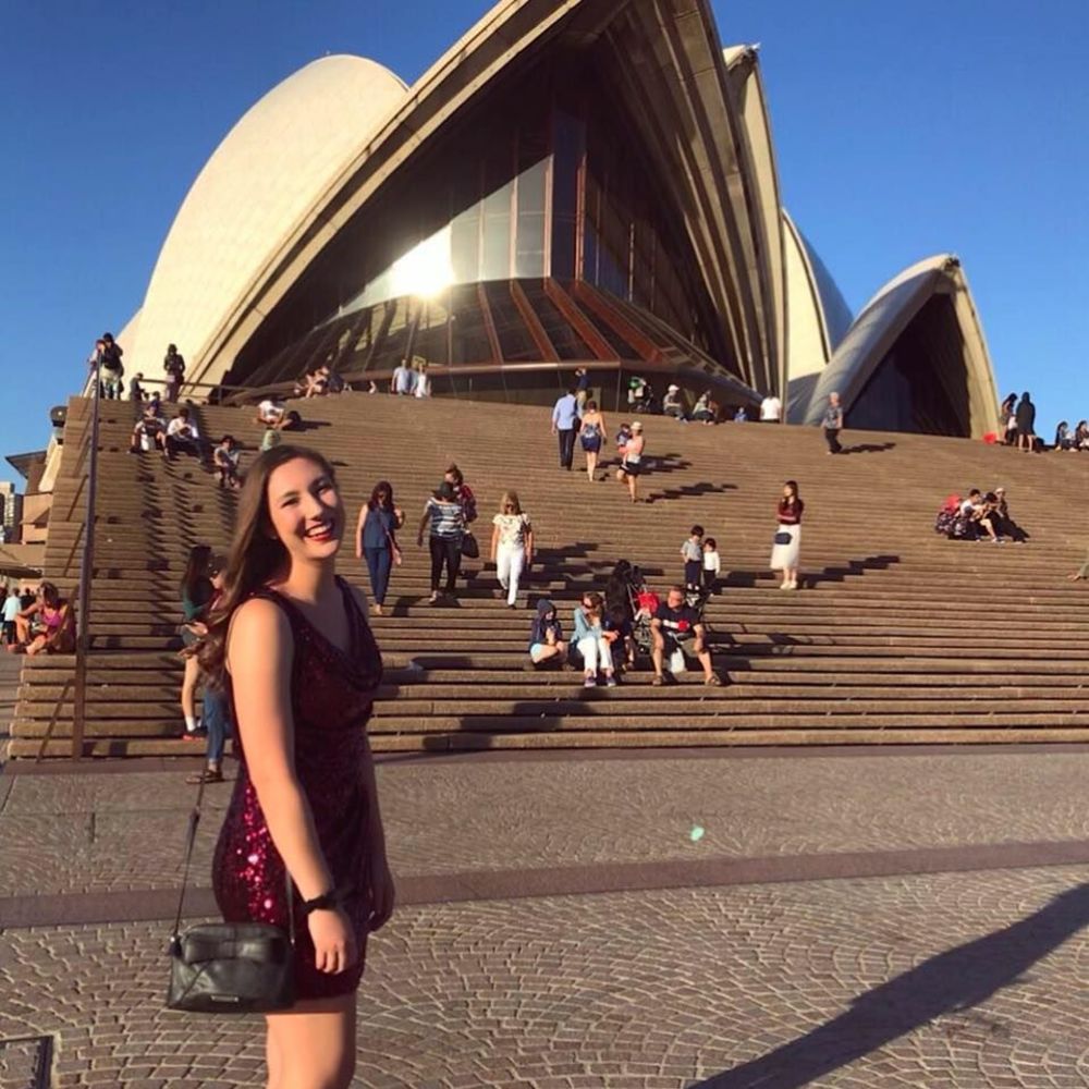 Meet your Posher, Casey
